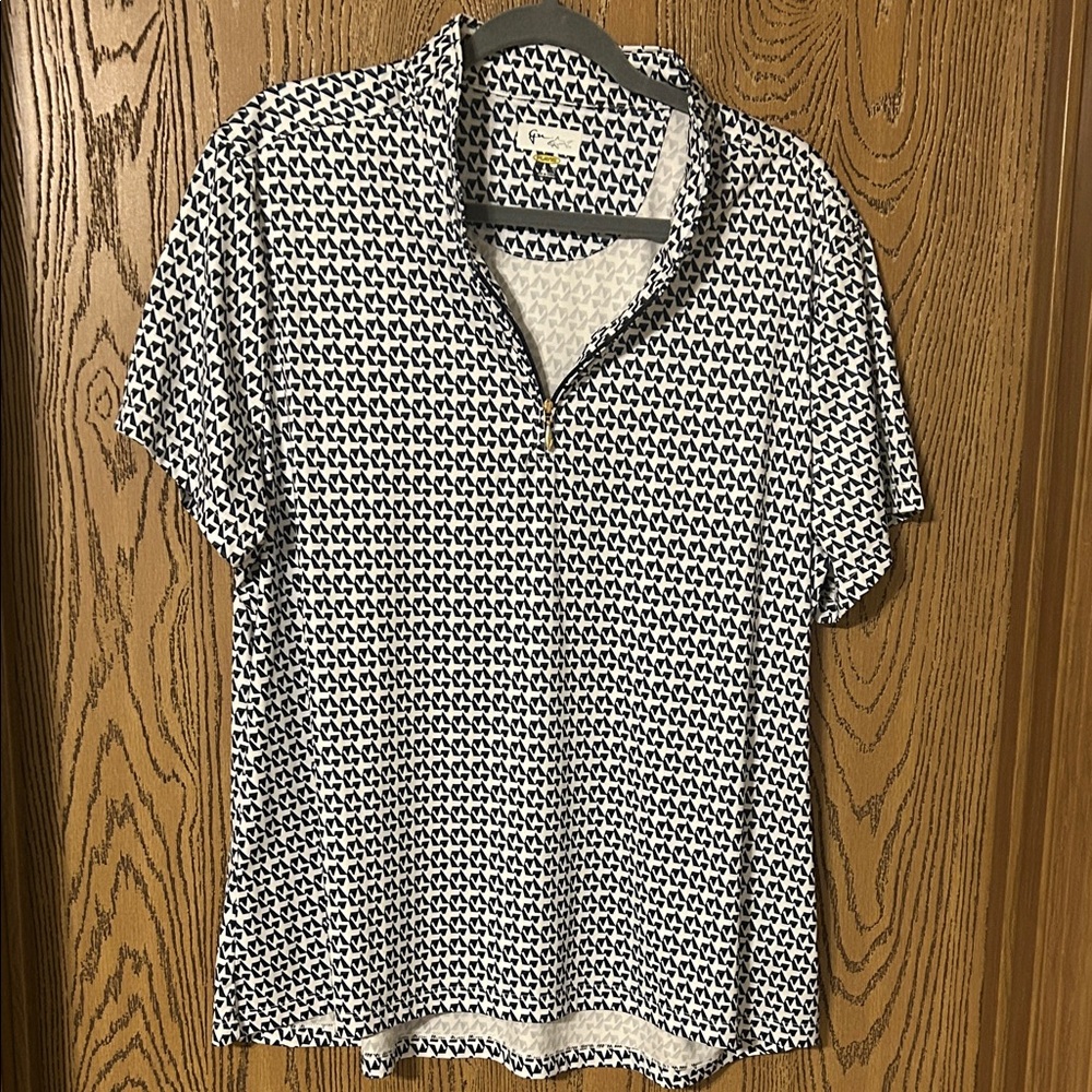 Navy and White Greg Norman Women’s Patterned Short Sleeve Top